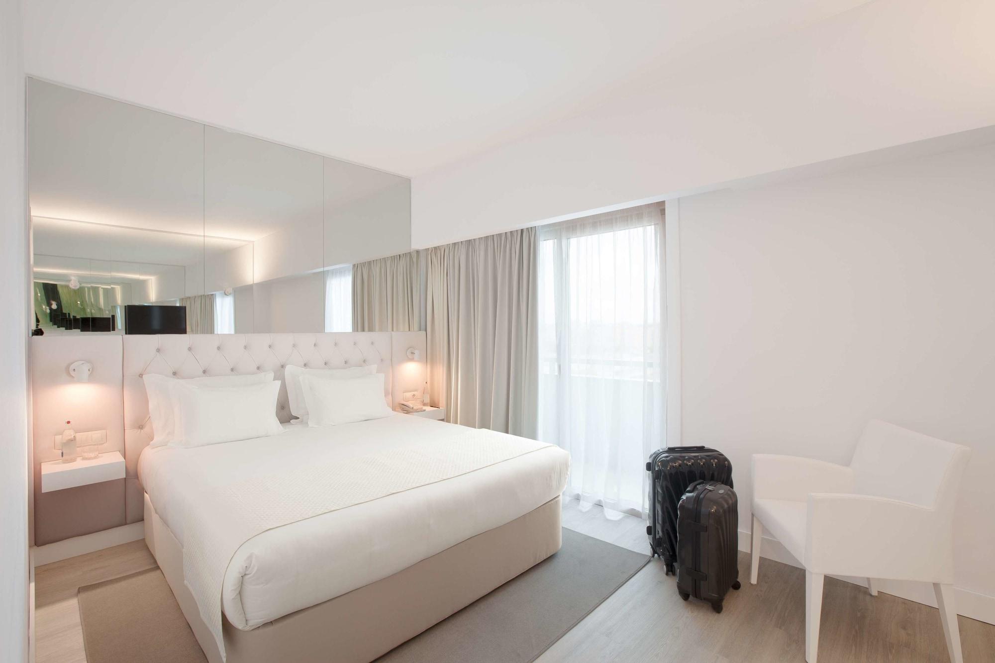 Lutecia Smart Design Hotel 4*
